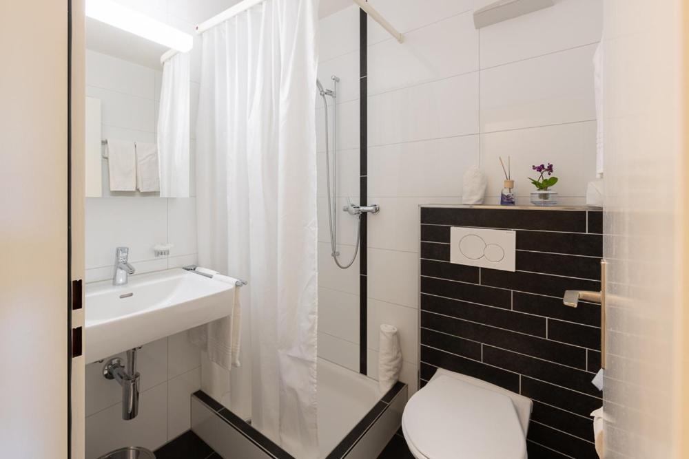 Noah Hotel Ruti  Luaran gambar